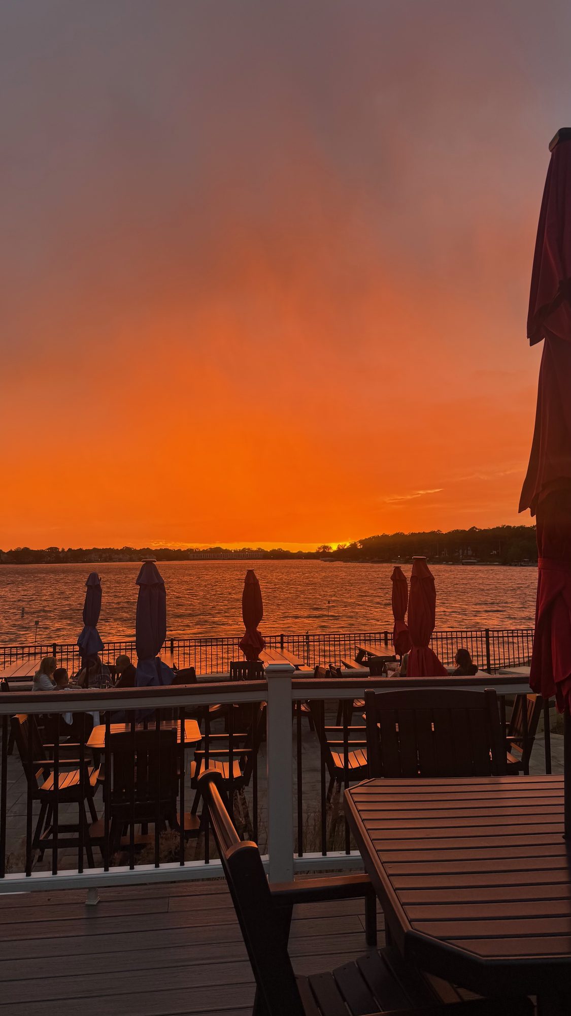 Sunset Pavilion: Lakeside Beer Garden · Lake Zurich, IL